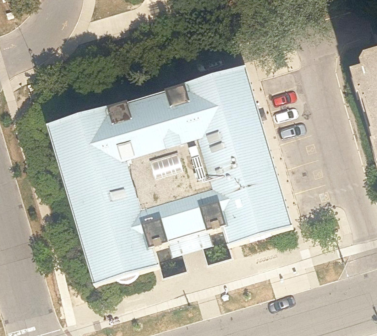BARBARA FRUM COMMUNITY CENTRE - Building Grounds, aerial top-down view