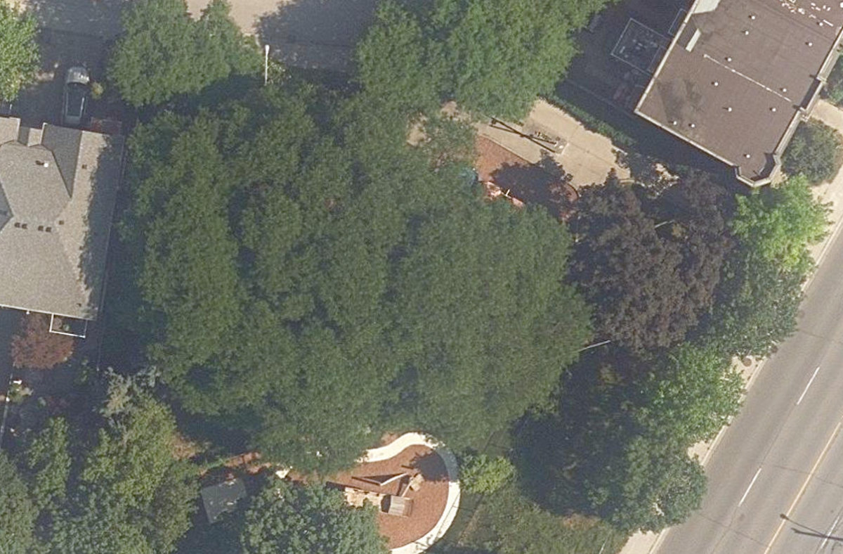 Willis Blair Parkette, aerial top-down view