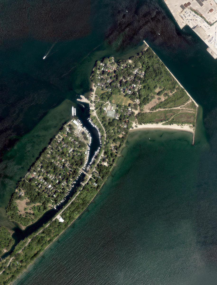 Toronto Islands - Ward'S Island Park, aerial top-down view