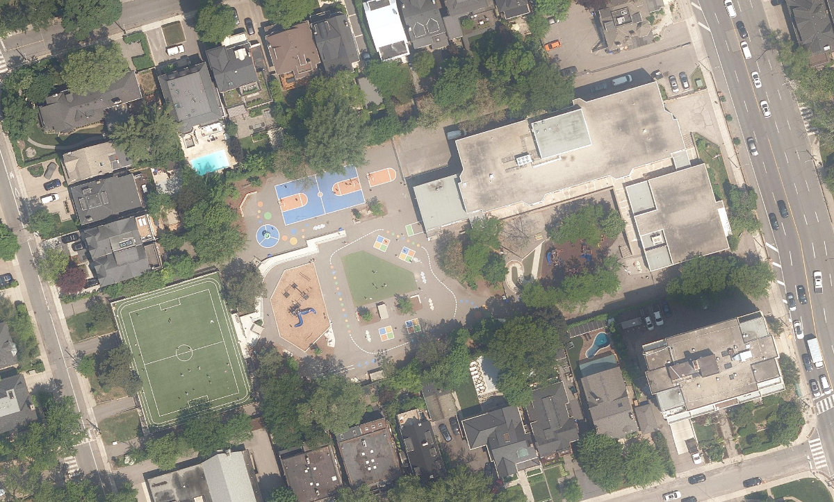 BROWN PUBLIC SCHOOL  AND CITY COMMUNITY CENTRE - Building Grounds, aerial top-down view