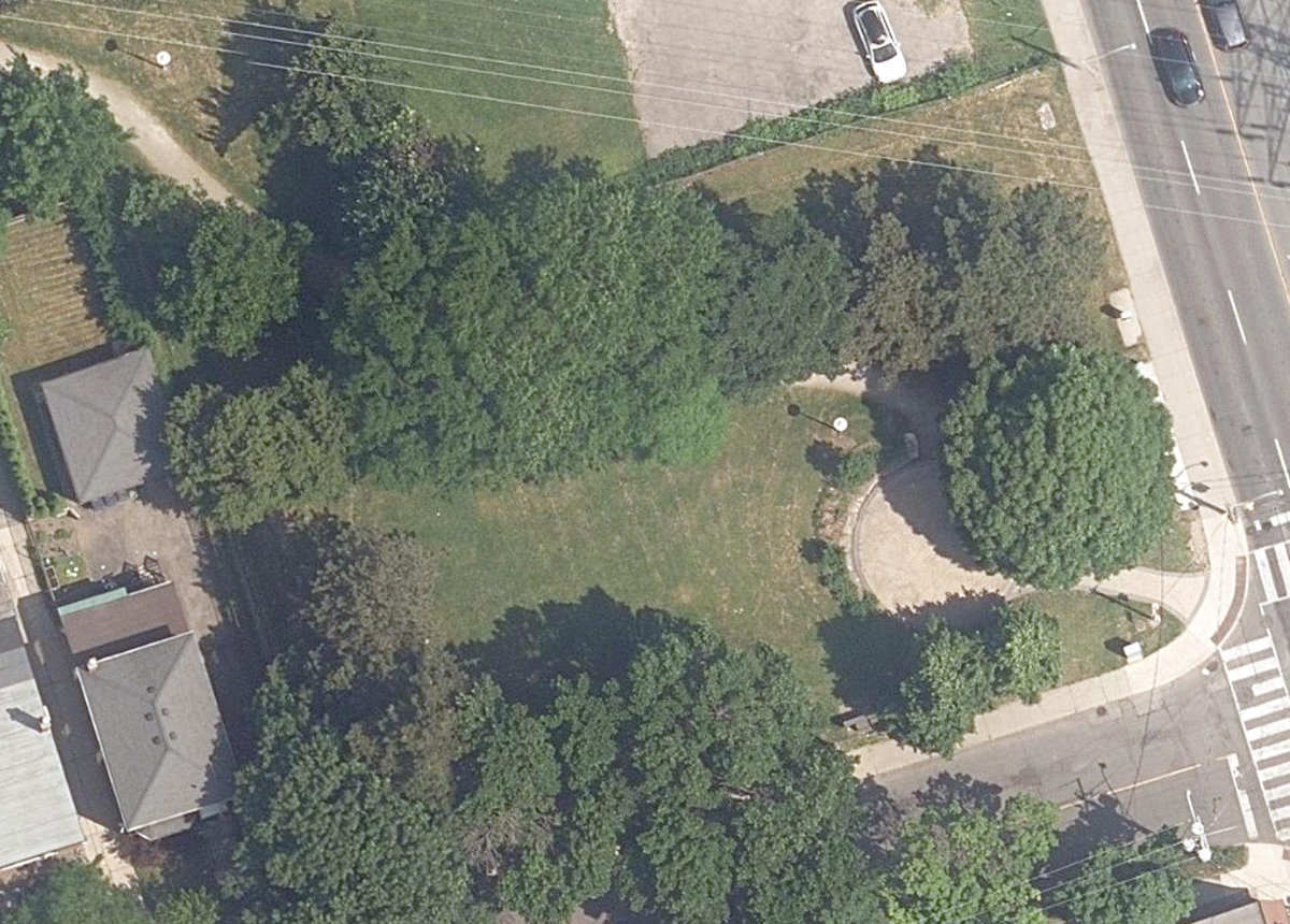 Brandon Avenue Parkette, aerial top-down view