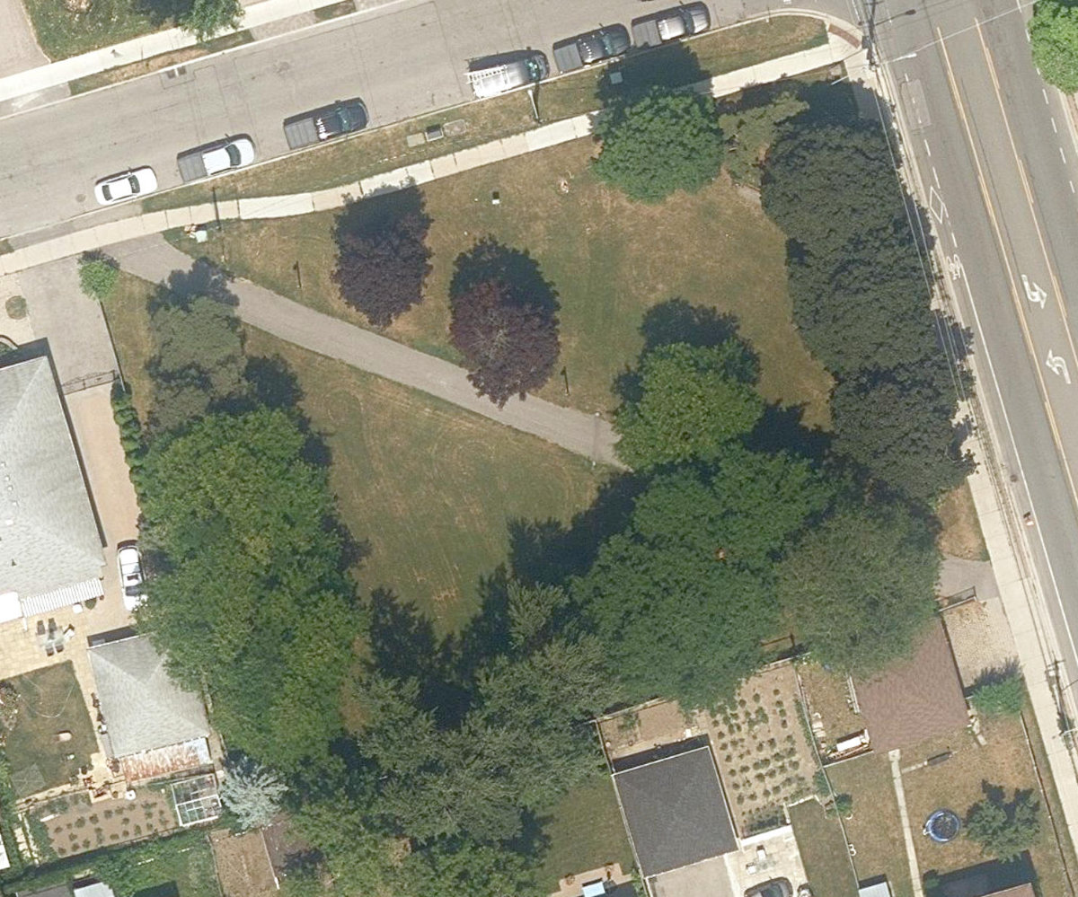 Glengrove / Marlee Parkette, aerial top-down view